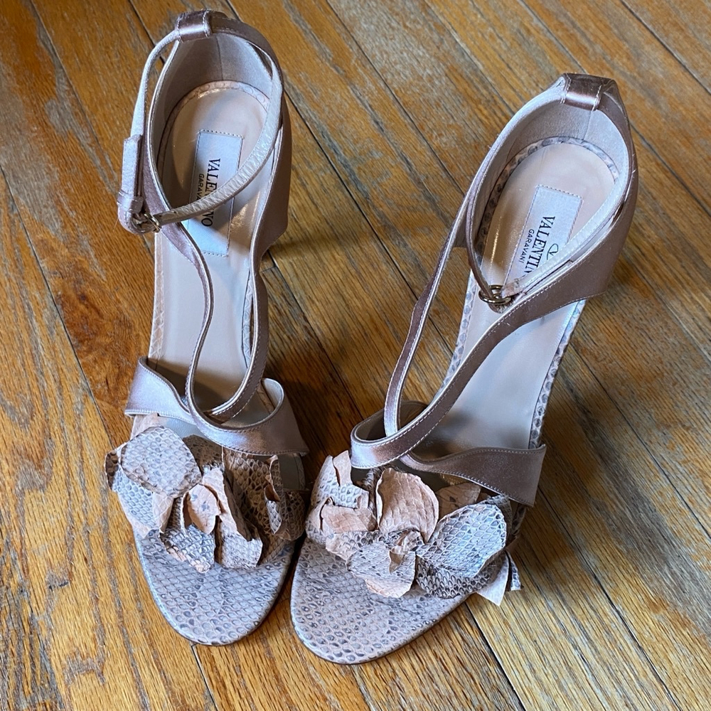 Authenticated Valentino Heels, Valentino Heels, Neutral/Champagne, USW 9 - Picture 7 of 10